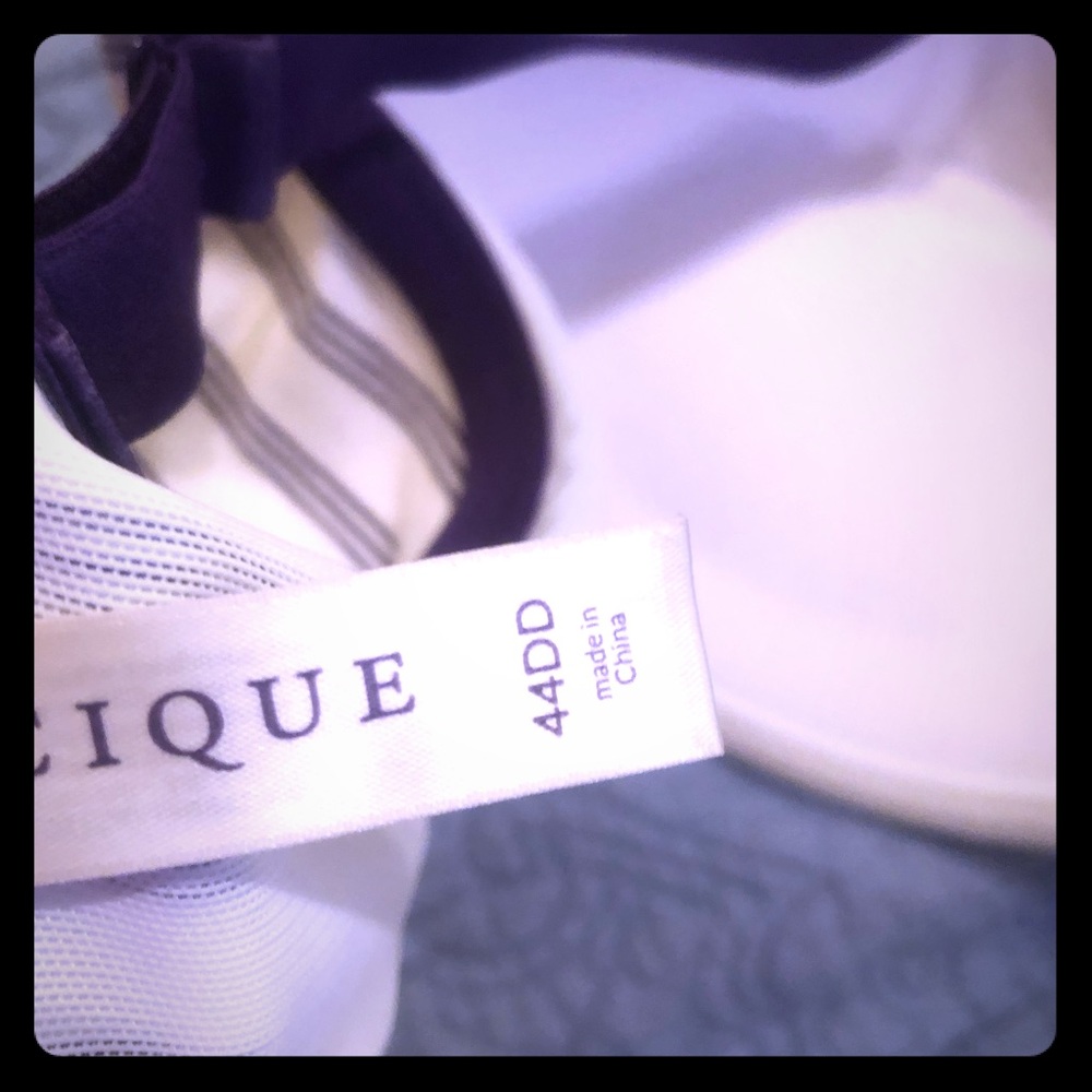 Cacique size 44DD used but like new.